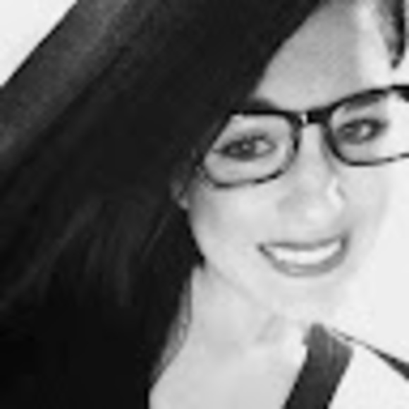 Meet your Posher, Gloria - Picture 1 of 1